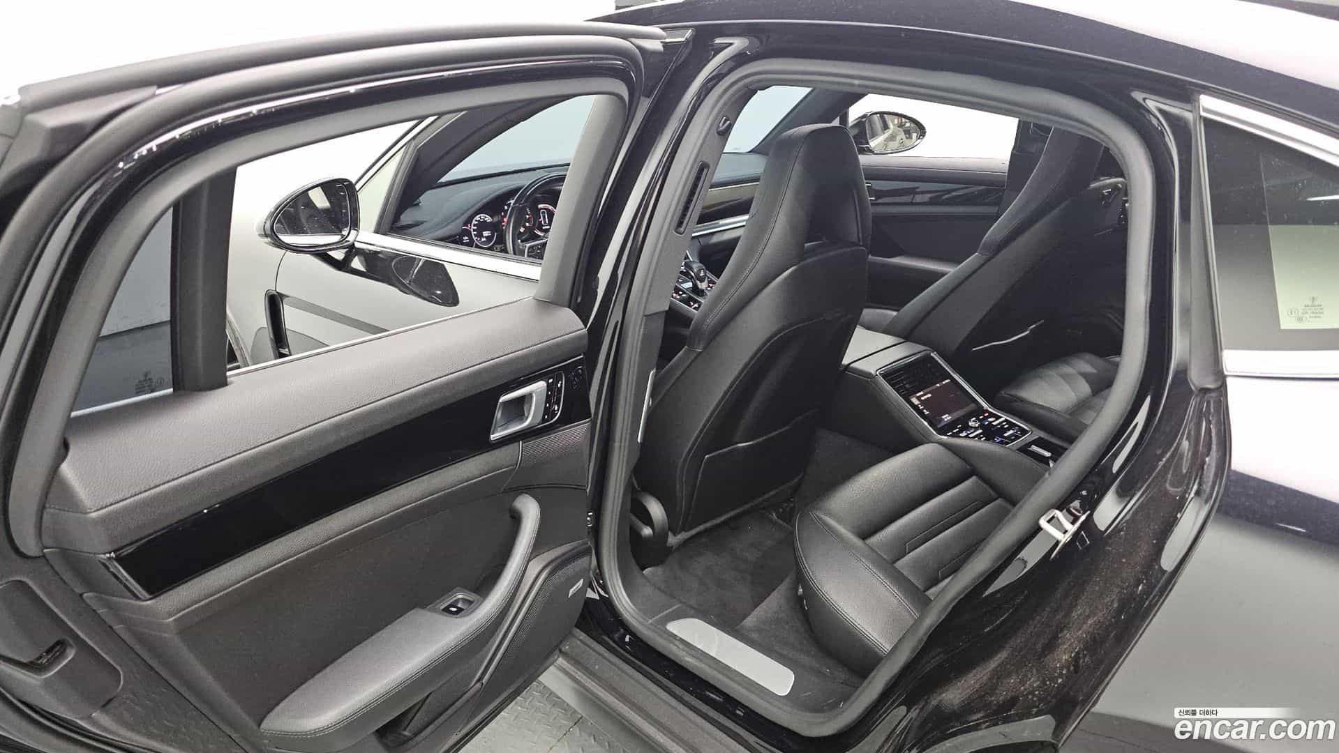 Panamera Porsche 2018.2-OPTION-016