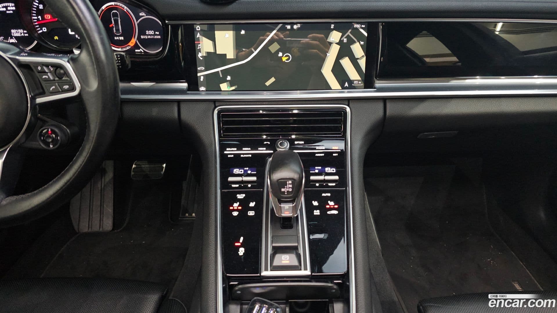 Main__Slider__Photo:Panamera Porsche 2018.2-14