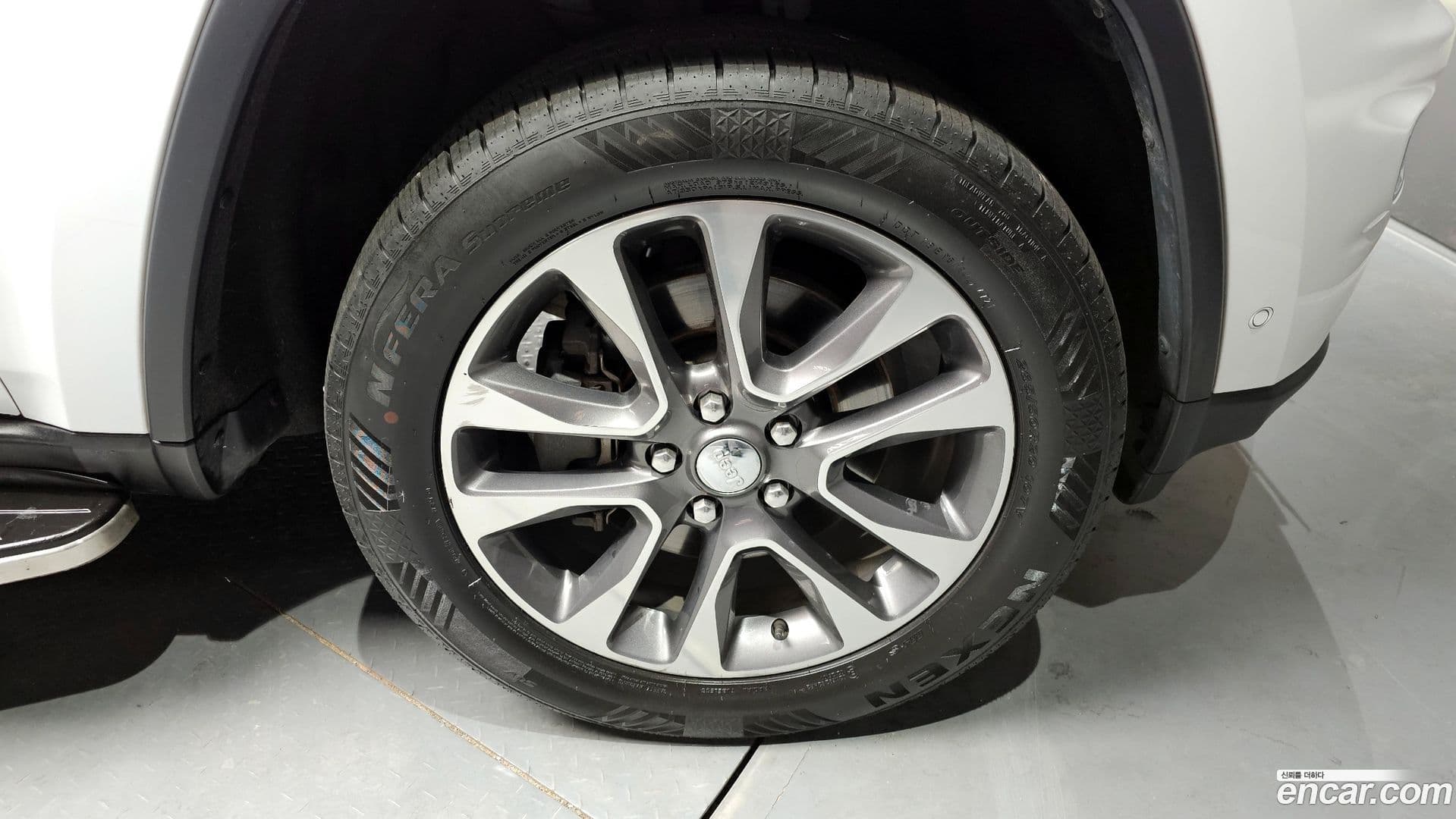 Main__Slider__Photo:Cherokee Jeep 2018.2-4