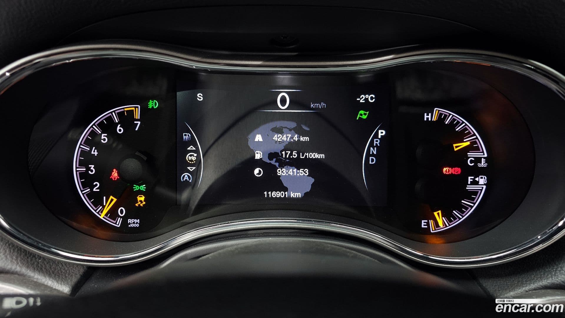 Main__Slider__Photo:Cherokee Jeep 2018.2-7