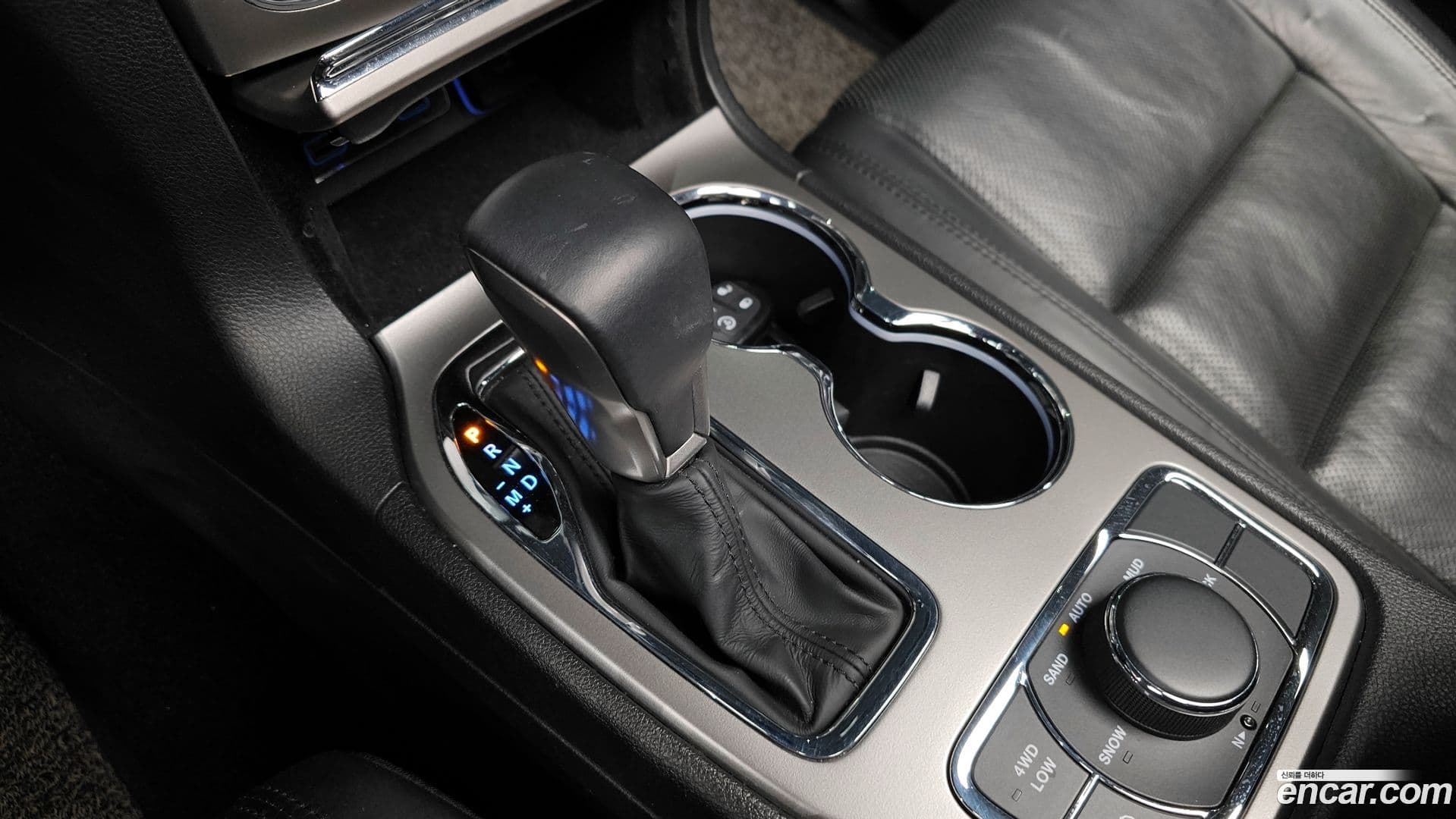 Main__Slider__Photo:Cherokee Jeep 2018.2-8