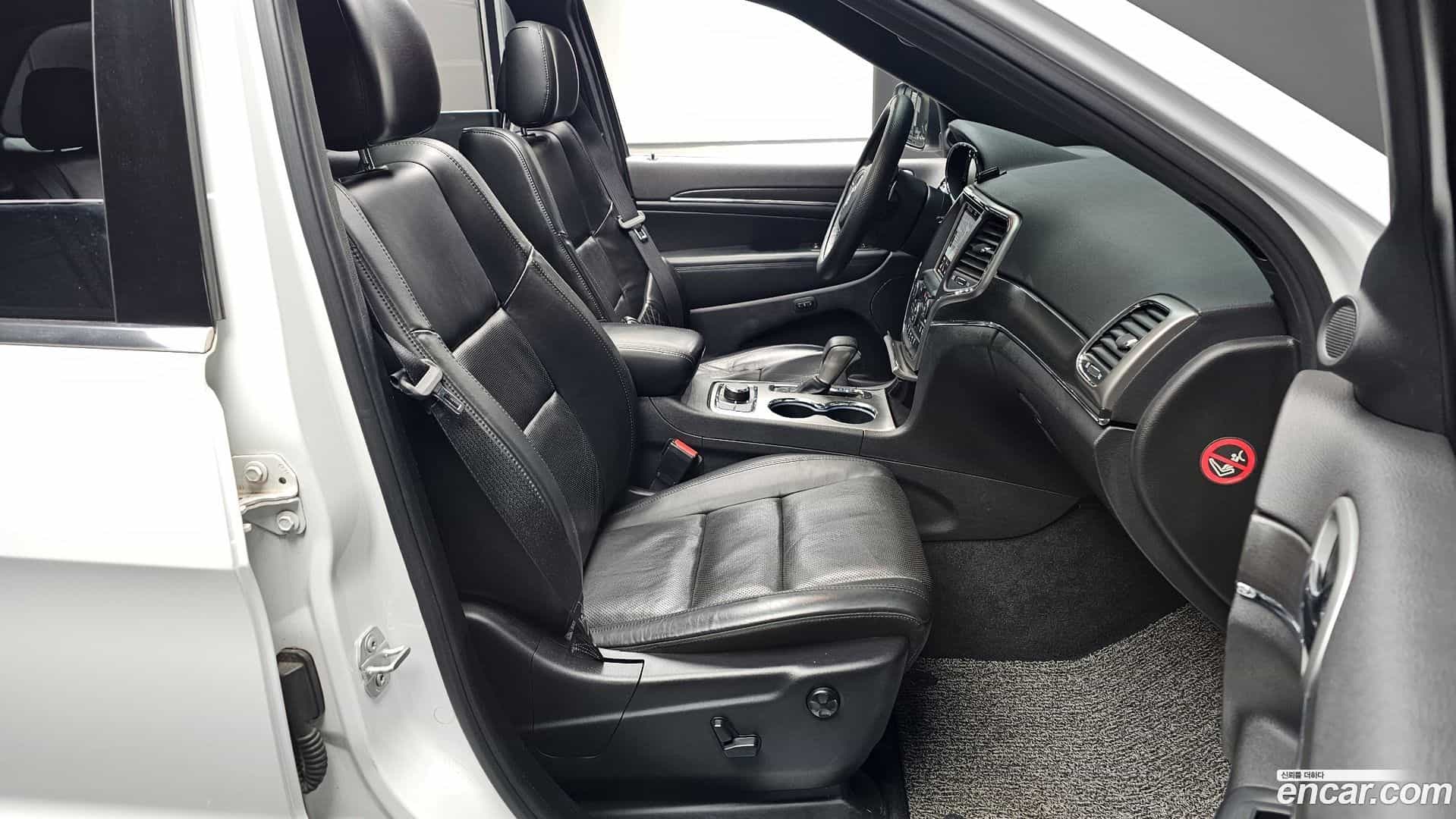 Cherokee Jeep 2018.2-INNER-010