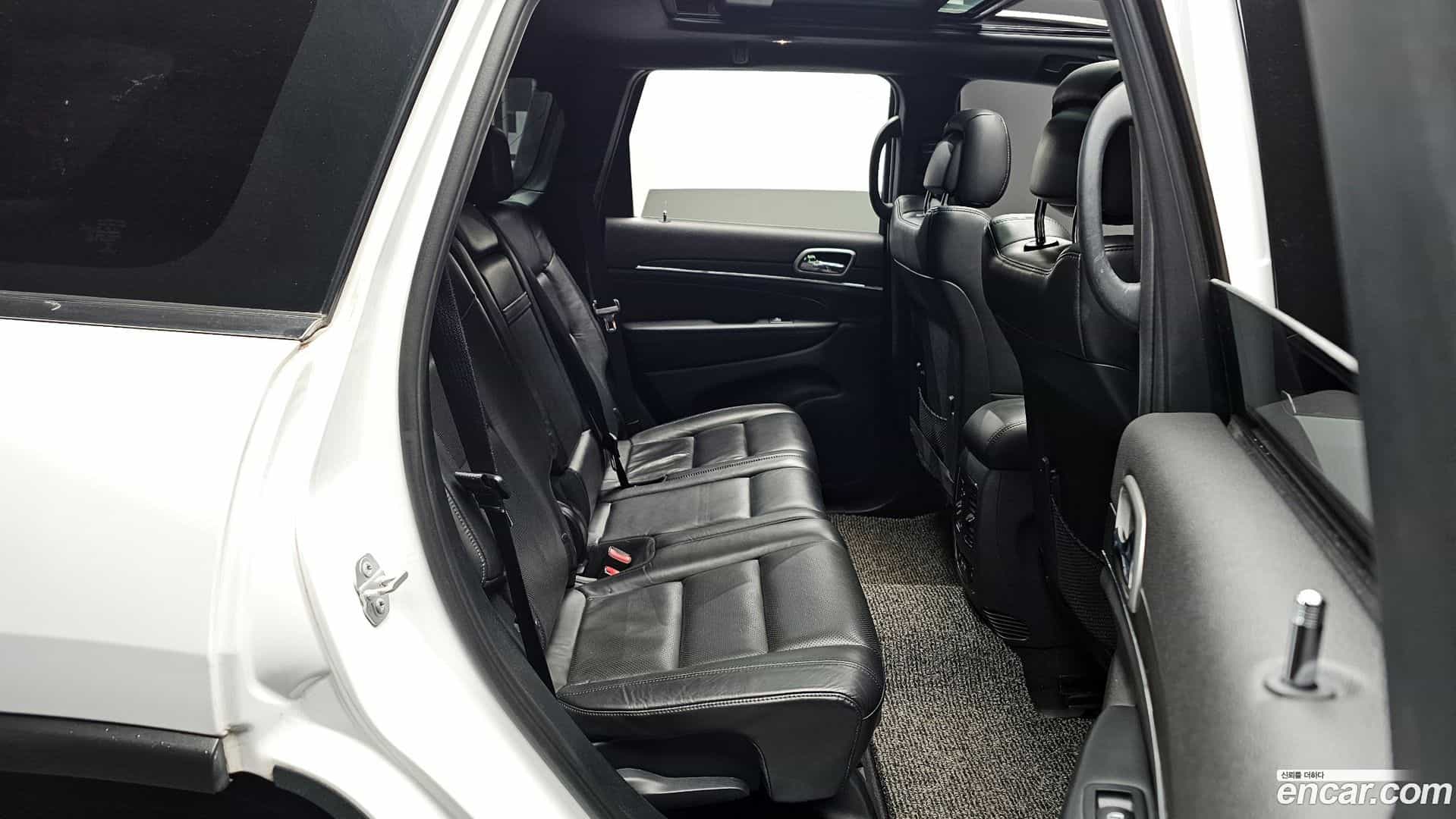 Cherokee Jeep 2018.2-OPTION-015