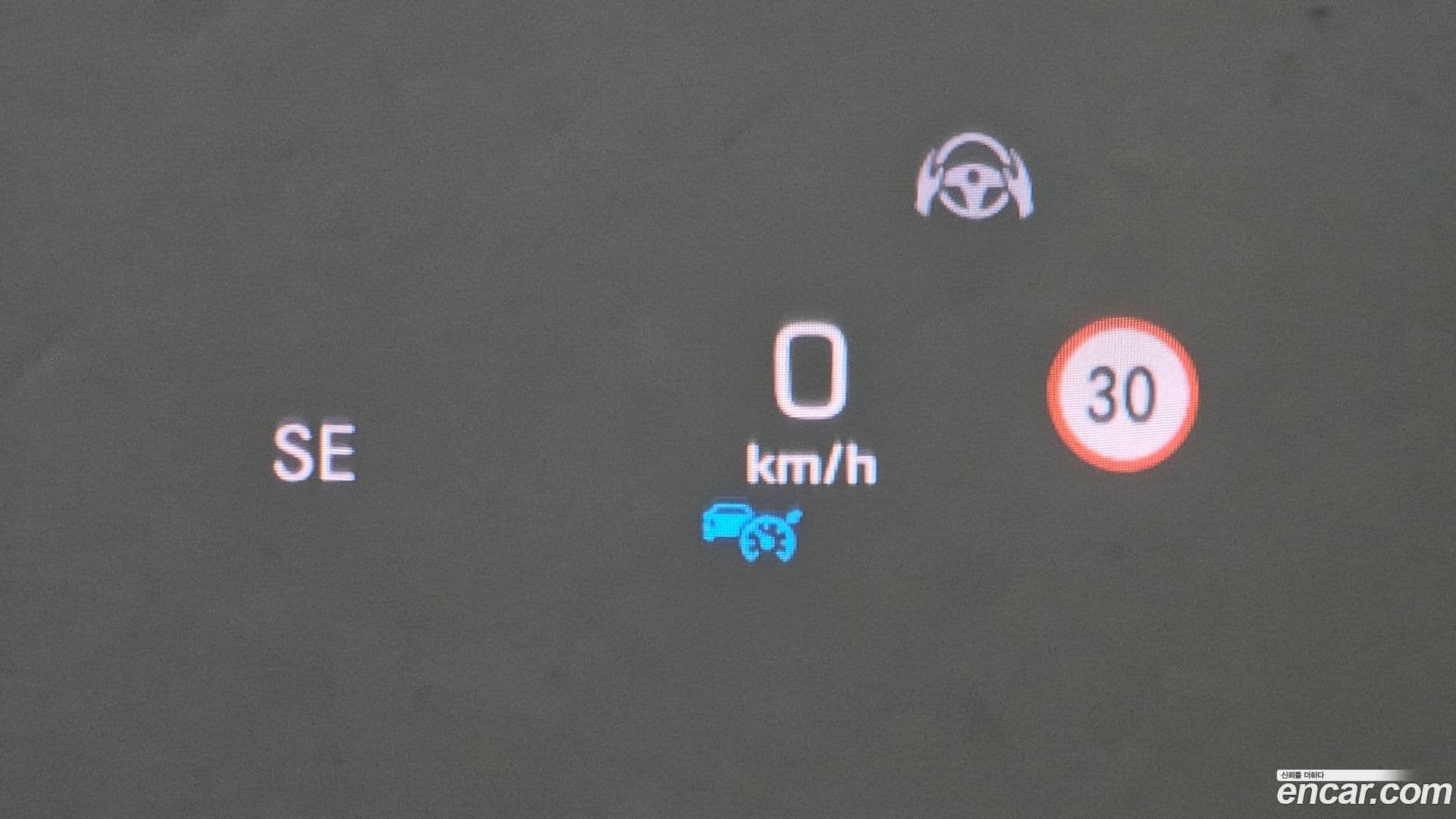 Main__Slider__Photo:E-Class Mercedes-Benz 2020.7-16