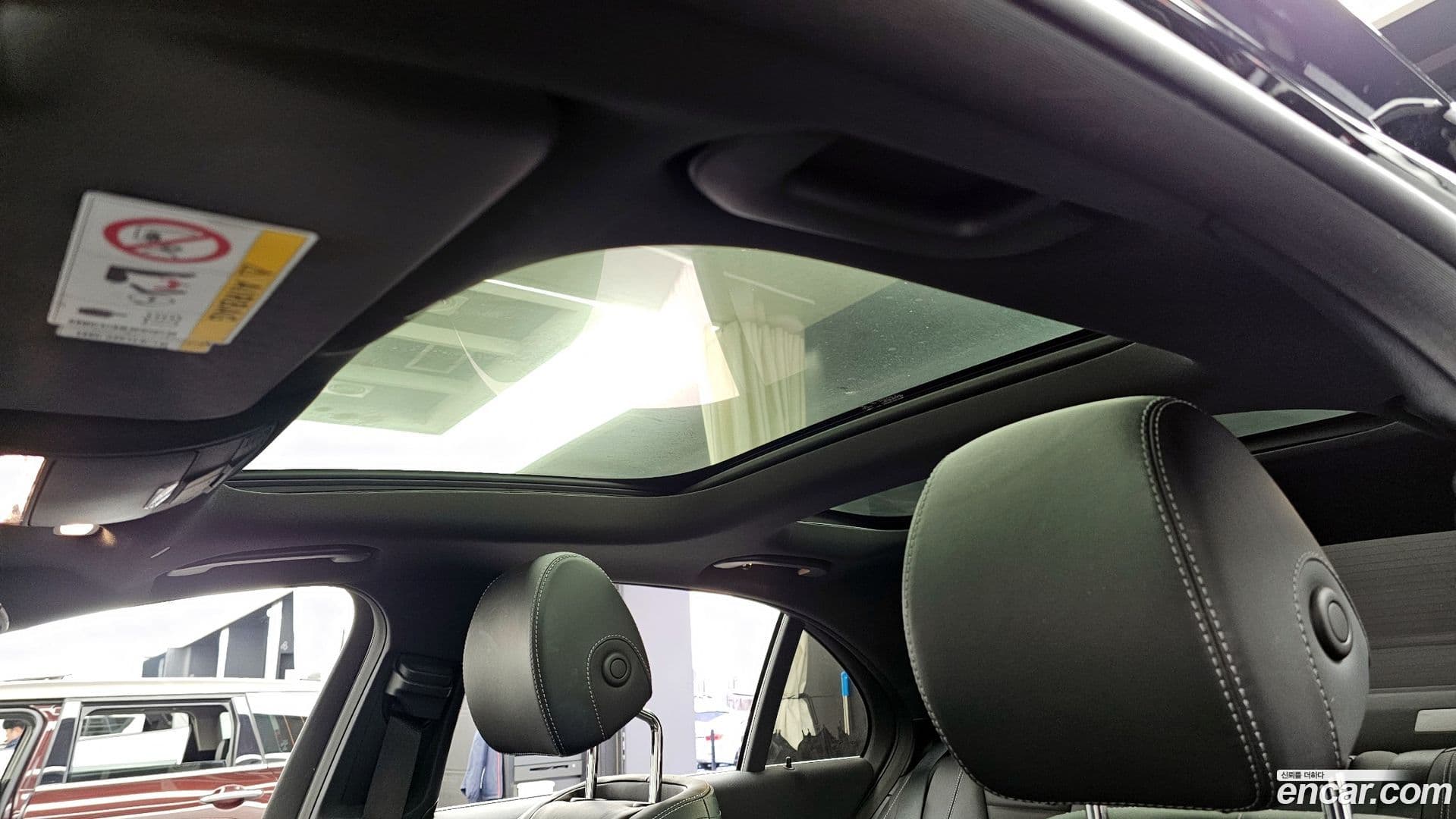 Main__Slider__Photo:E-Class Mercedes-Benz 2020.7-17