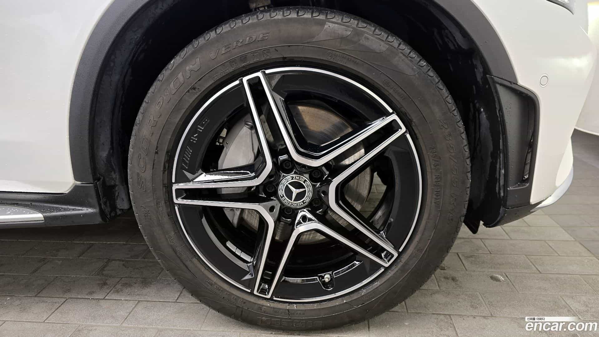 GLC-Class Mercedes-Benz 2023.0-OUTER-005