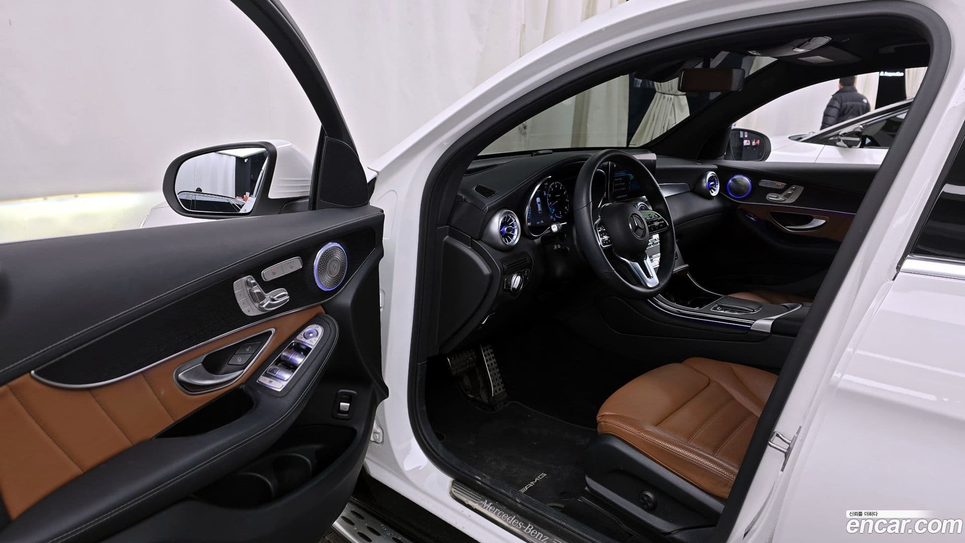 Main__Slider__Photo:GLC-Class Mercedes-Benz 2023.0-9