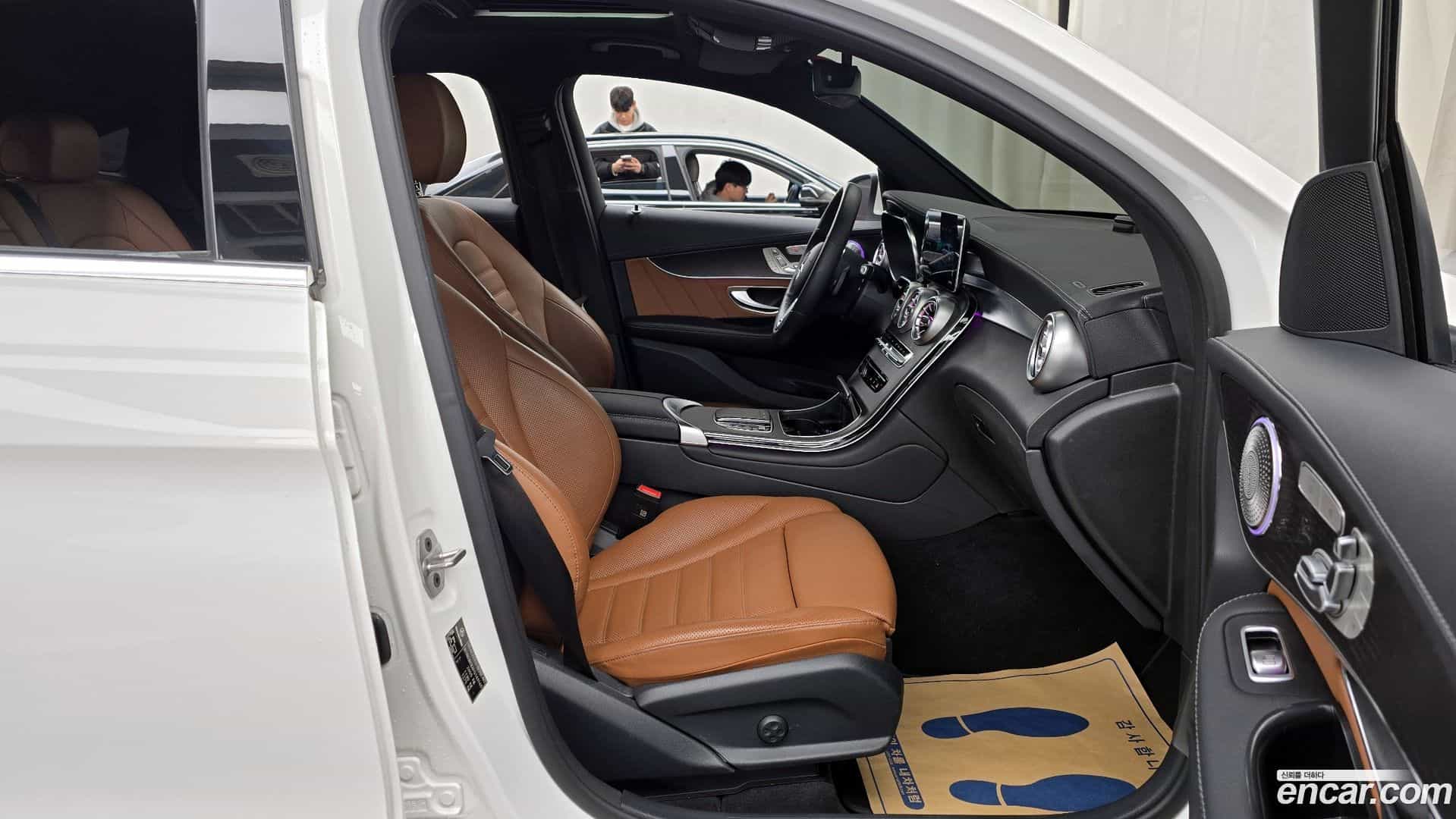 GLC-Class Mercedes-Benz 2023.0-OPTION-015