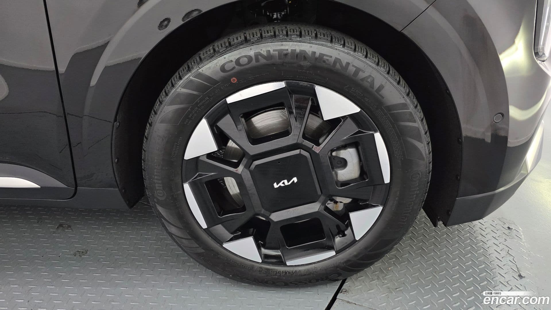 Main__Slider__Photo:Canival Kia 2025.9-4