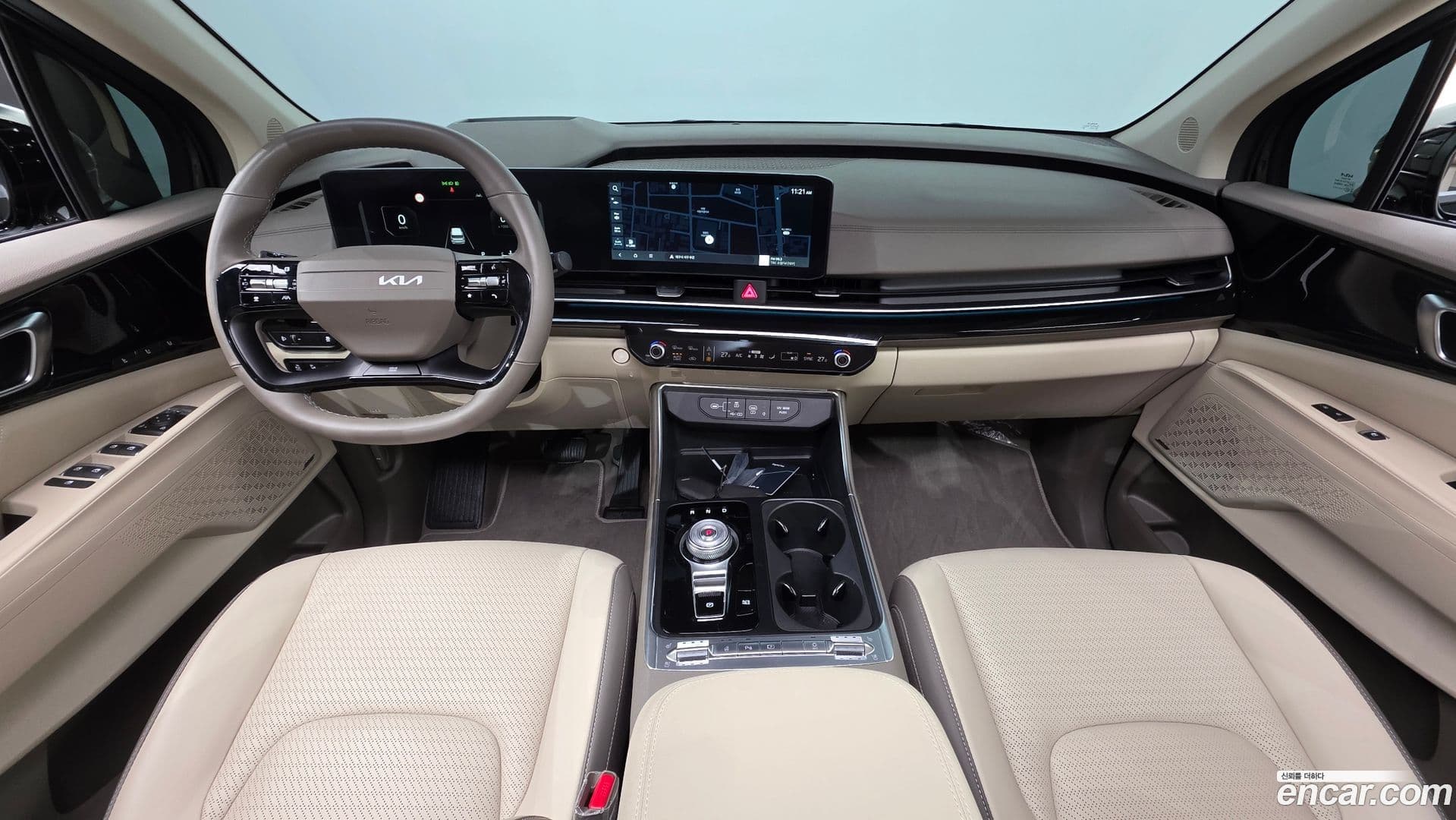 Main__Slider__Photo:Canival Kia 2025.9-6