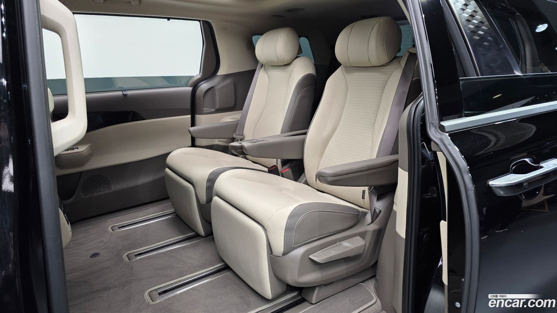 Main__Slider__Photo:Canival Kia 2025.9-11