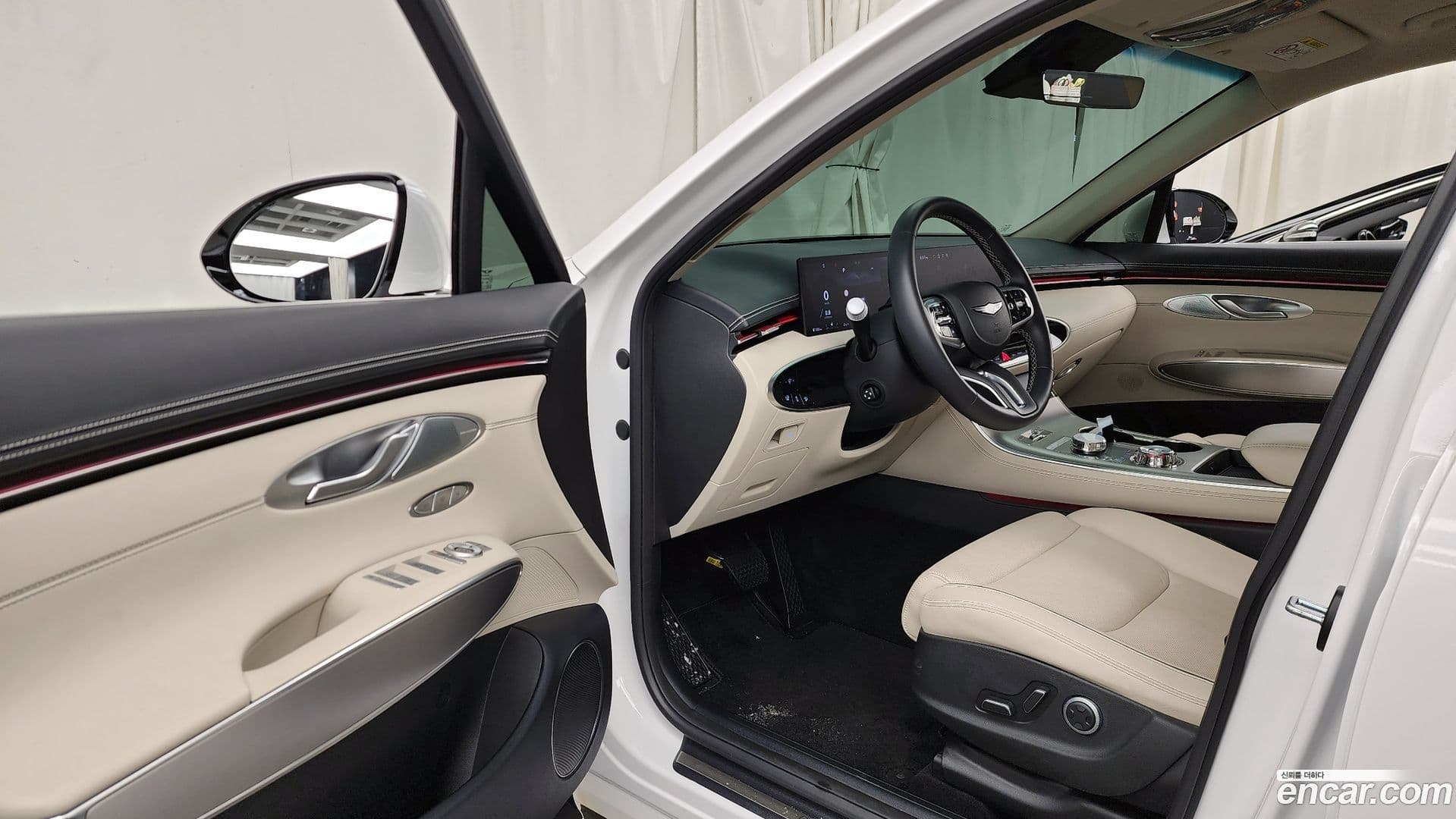 Main__Slider__Photo:GV70 Genesis 2024.8-9