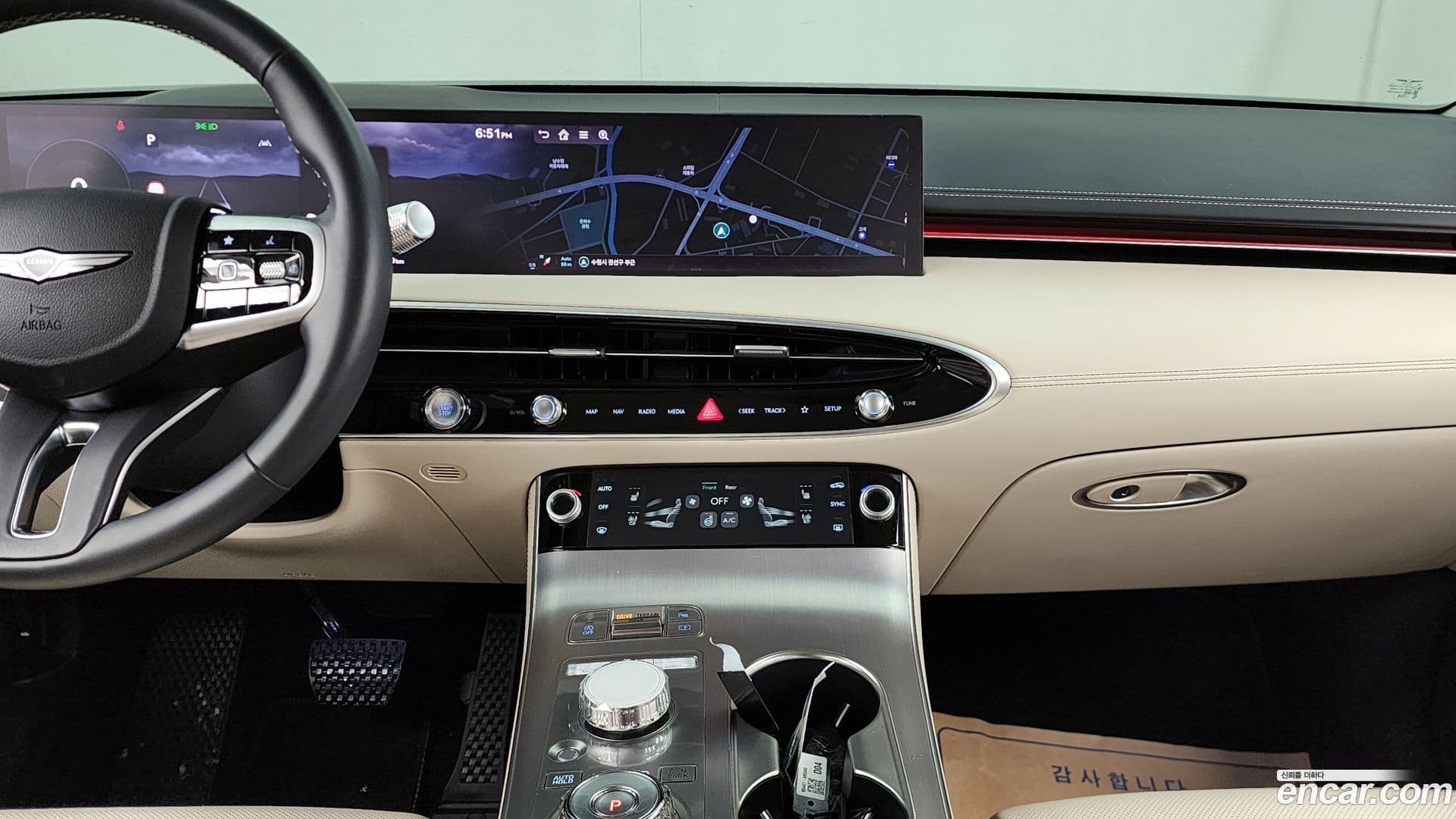 Main__Slider__Photo:GV70 Genesis 2024.8-13