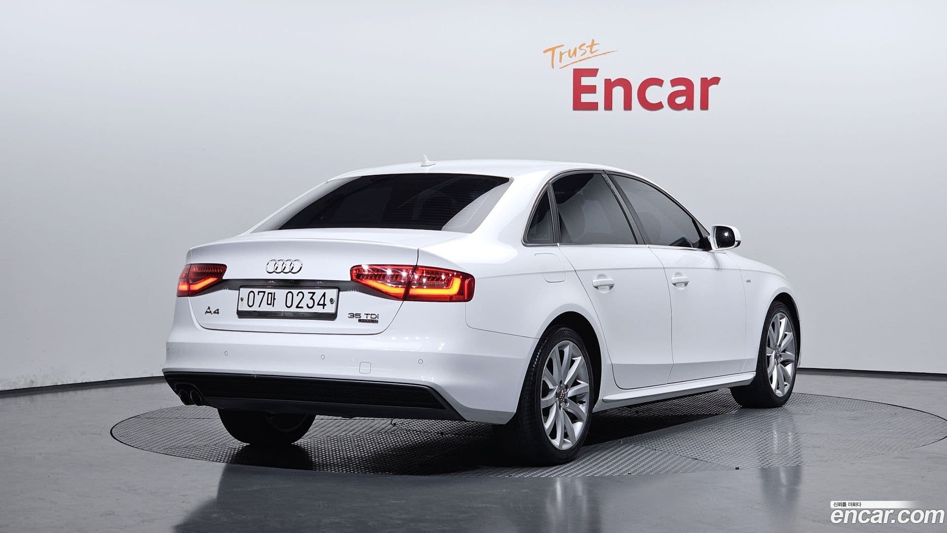 Main__Slider__Photo:A4 Audi 2015.8-1