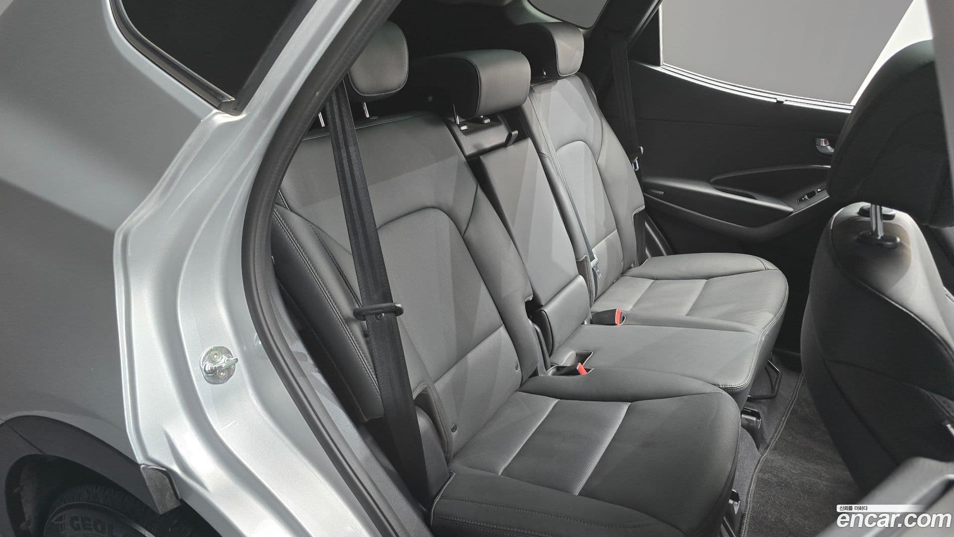 Main__Slider__Photo:Santafe Hyundai 2015.5-11