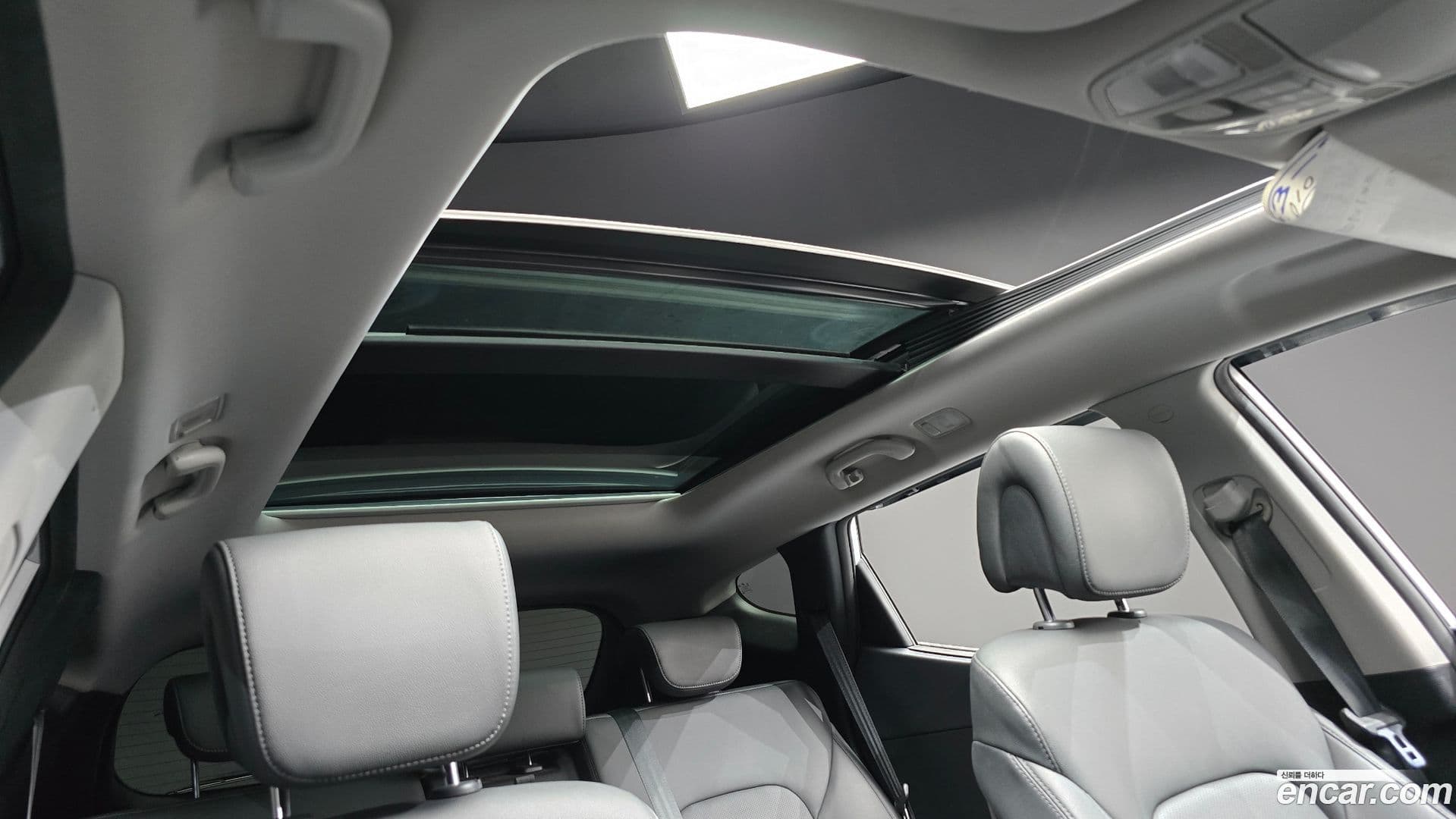 Main__Slider__Photo:Santafe Hyundai 2015.5-18