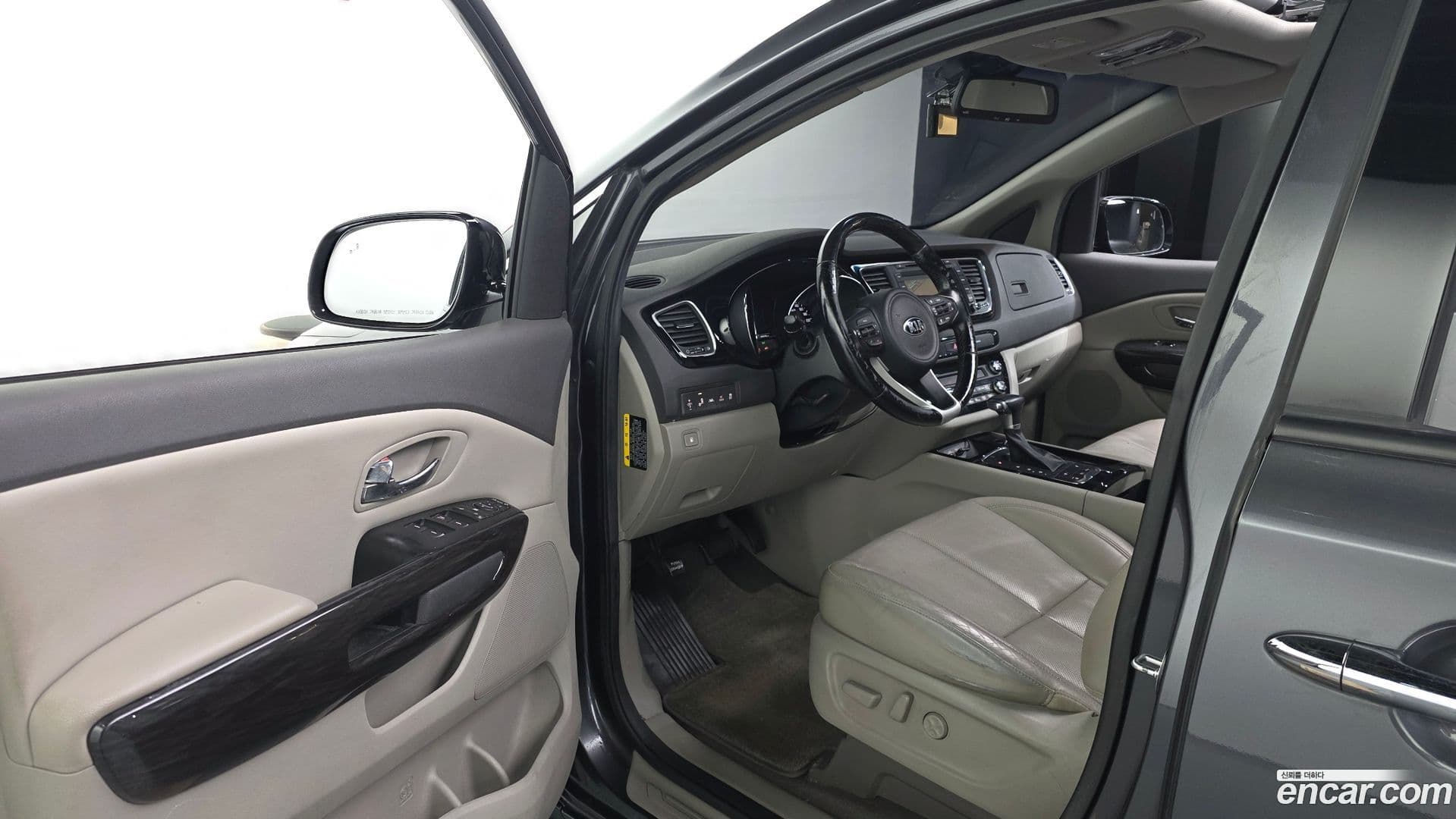 Main__Slider__Photo:Canival Kia 2017.6-9