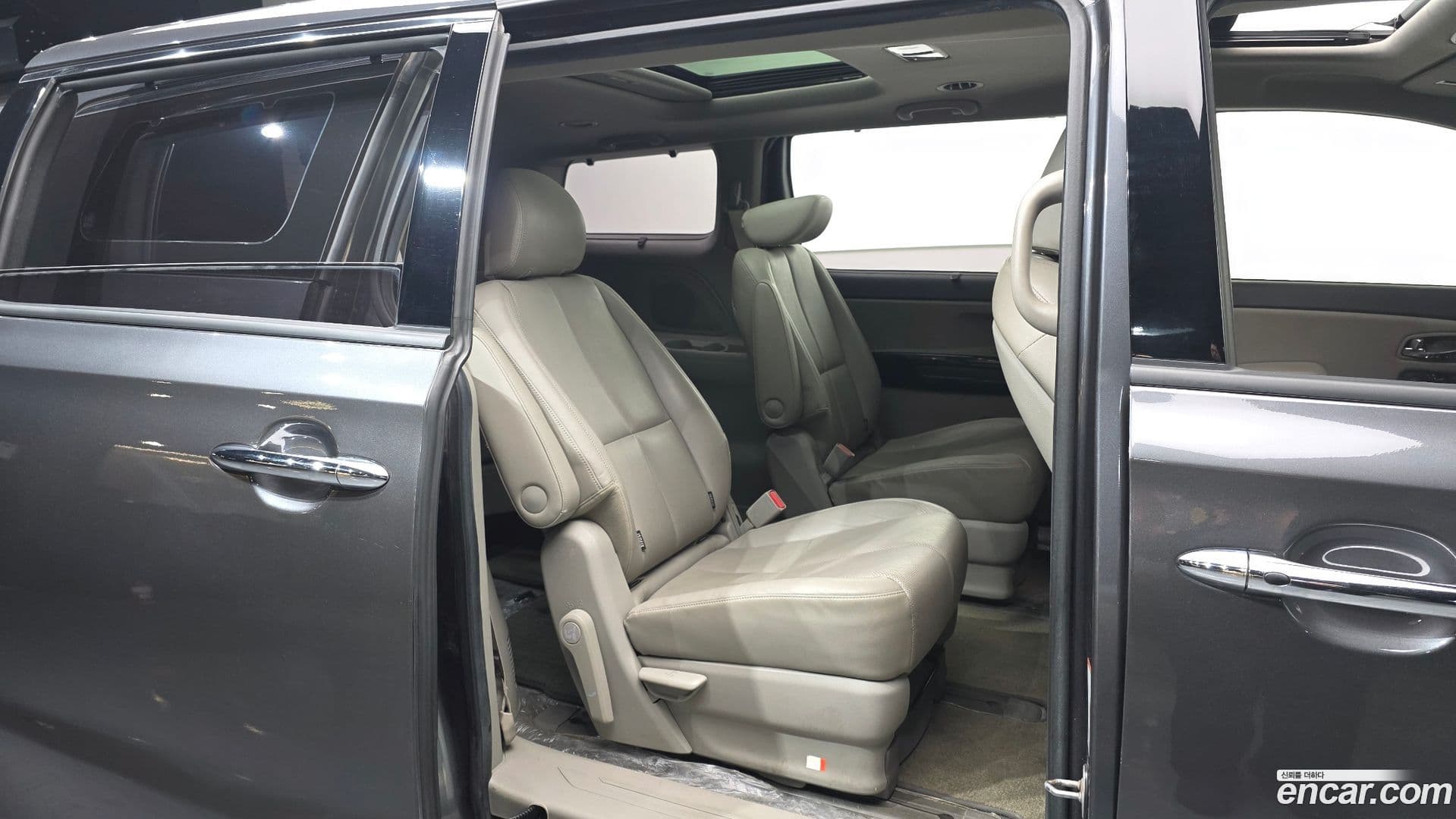 Main__Slider__Photo:Canival Kia 2017.6-11