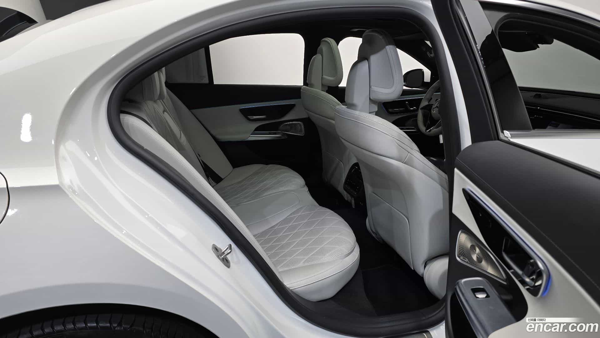 E-Class Mercedes-Benz 2024.6-OPTION-016