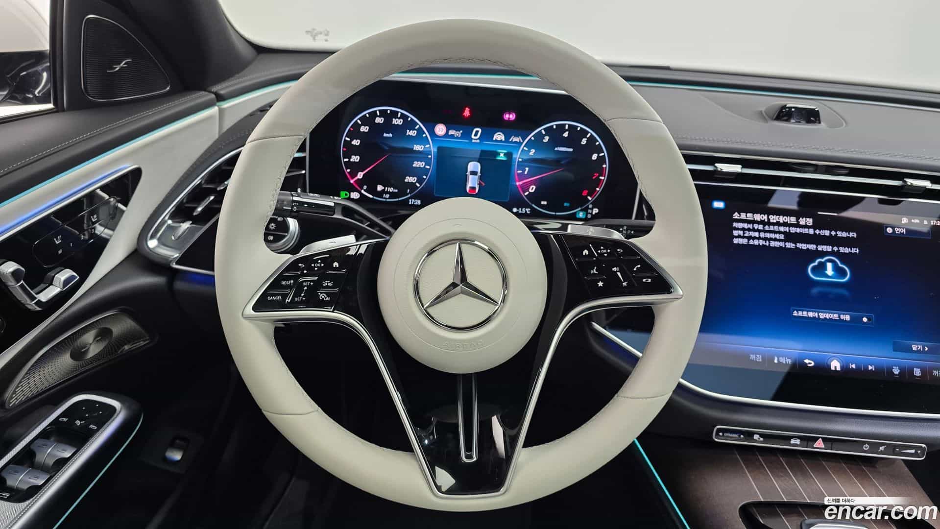 E-Class Mercedes-Benz 2024.6-OPTION-017