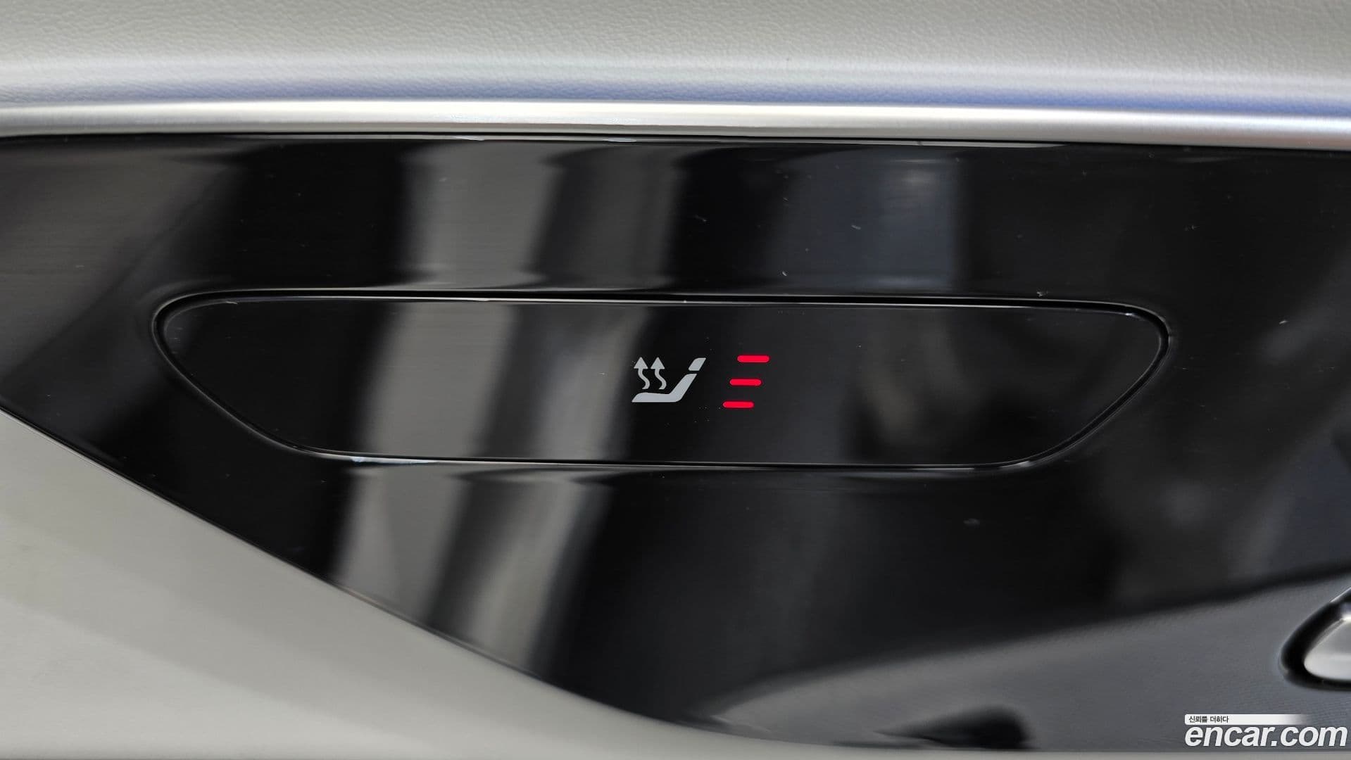 Main__Slider__Photo:E-Class Mercedes-Benz 2024.6-17