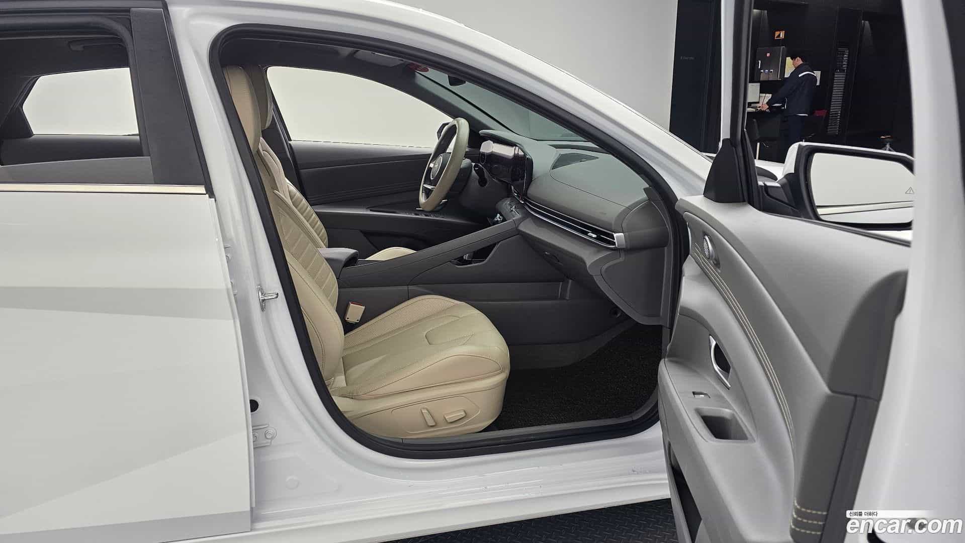 AVANTE Hyundai 2024.0-INNER-010