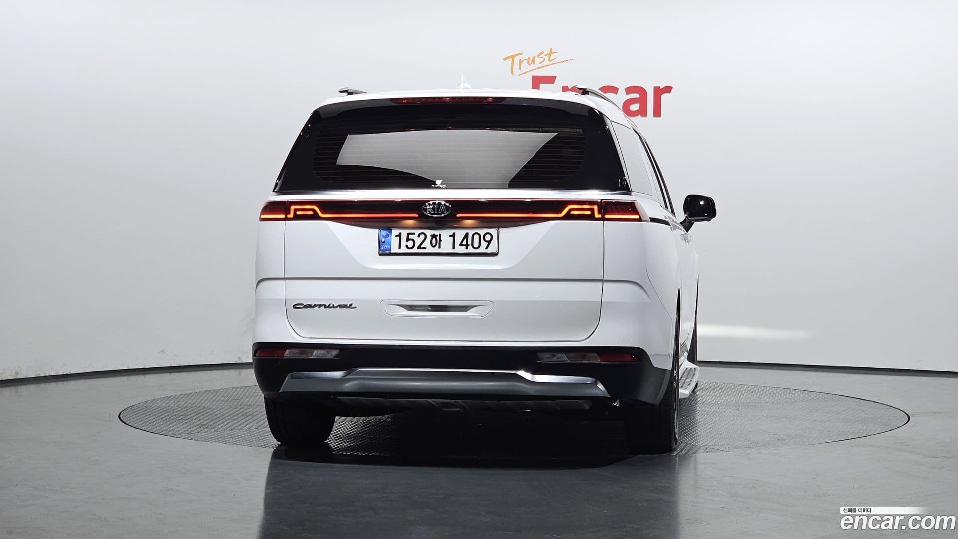 Main__Slider__Photo:Canival Kia 2021.0-3