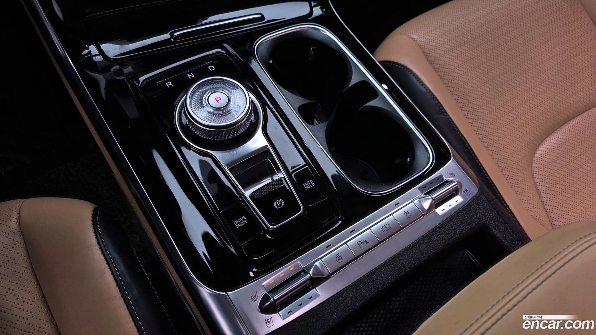 Main__Slider__Photo:Canival Kia 2021.0-8