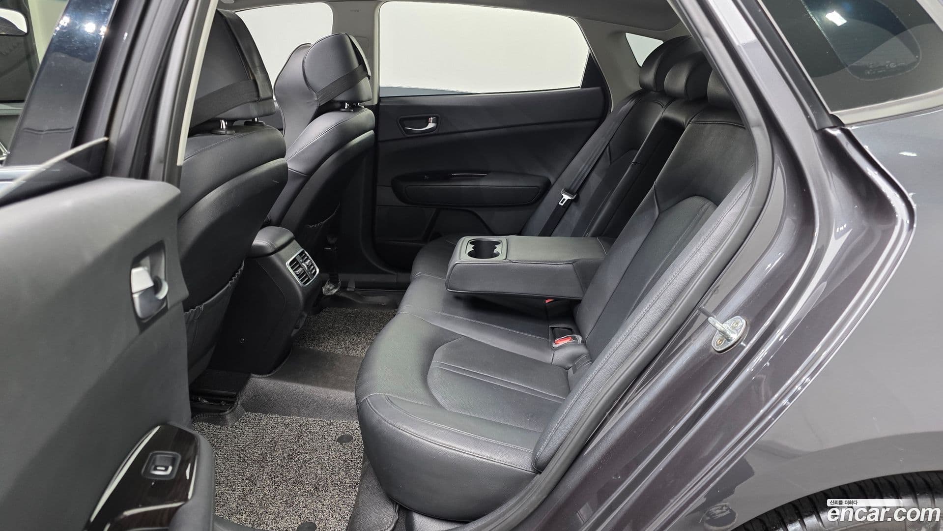 Main__Slider__Photo:K5 Kia 2015.9-11