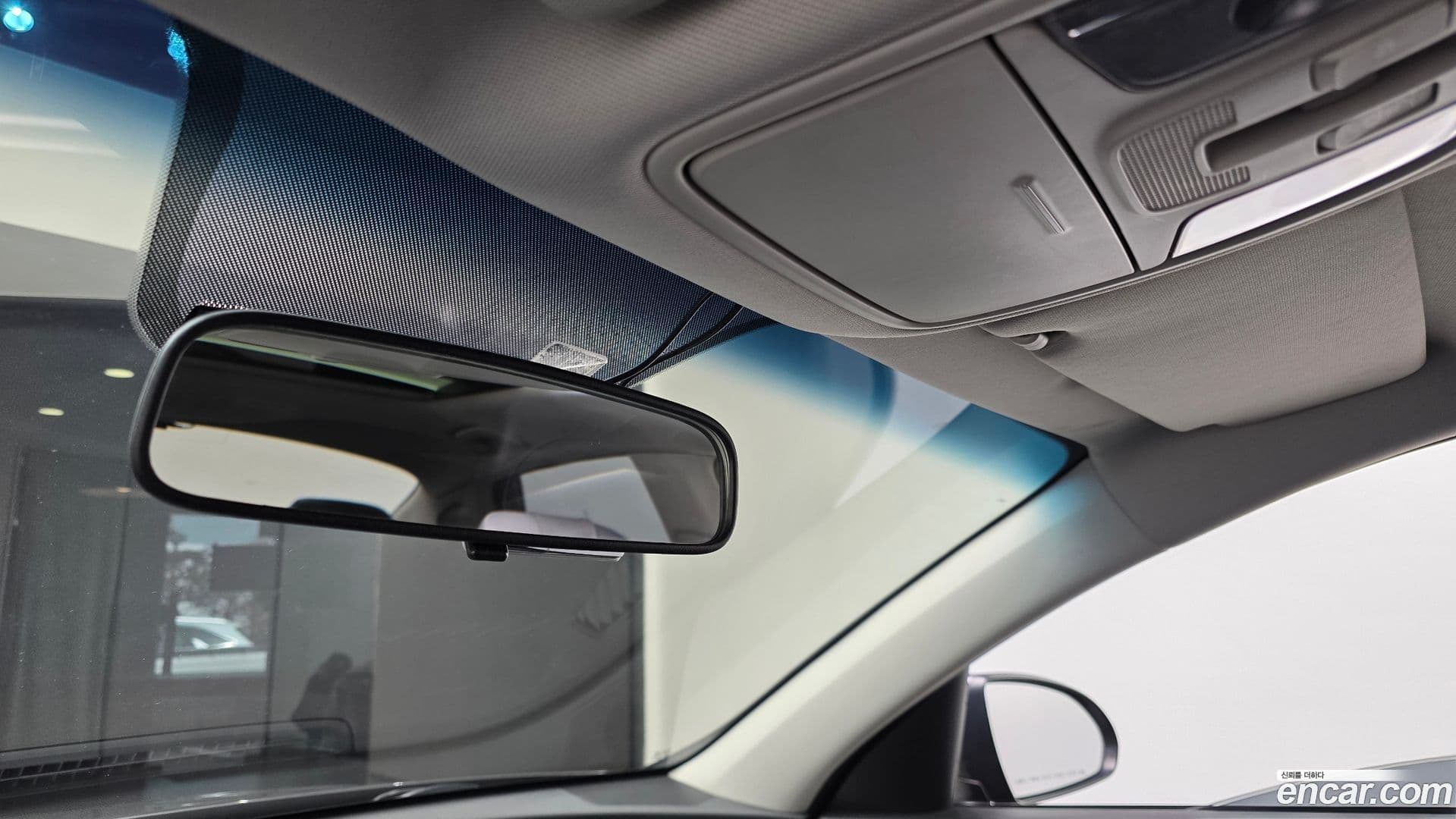 Main__Slider__Photo:K5 Kia 2015.9-17