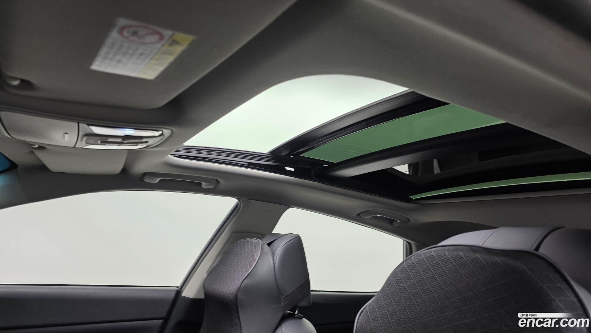 Main__Slider__Photo:K5 Kia 2015.9-18