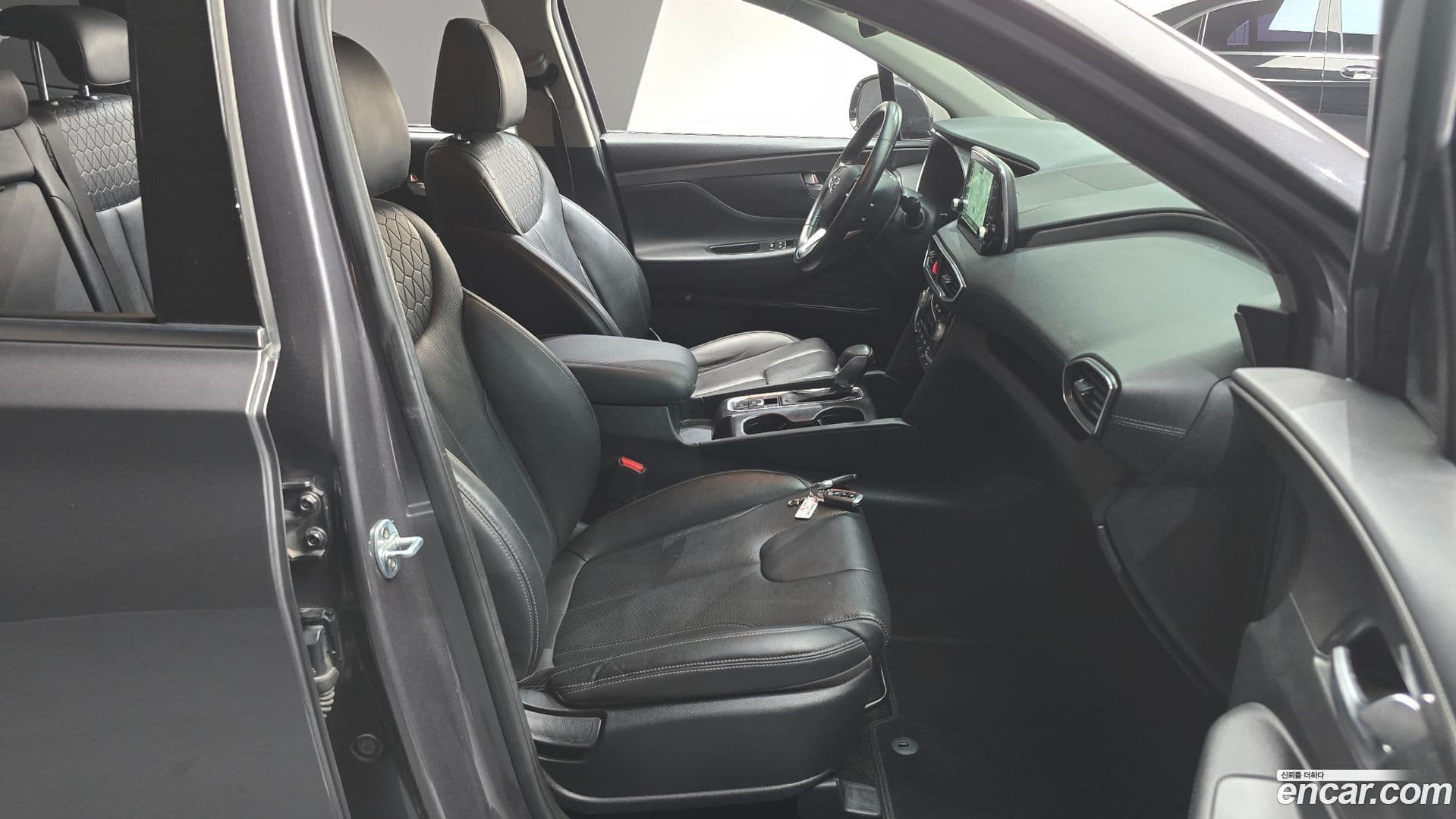 Main__Slider__Photo:Santafe Hyundai 2018.9-9