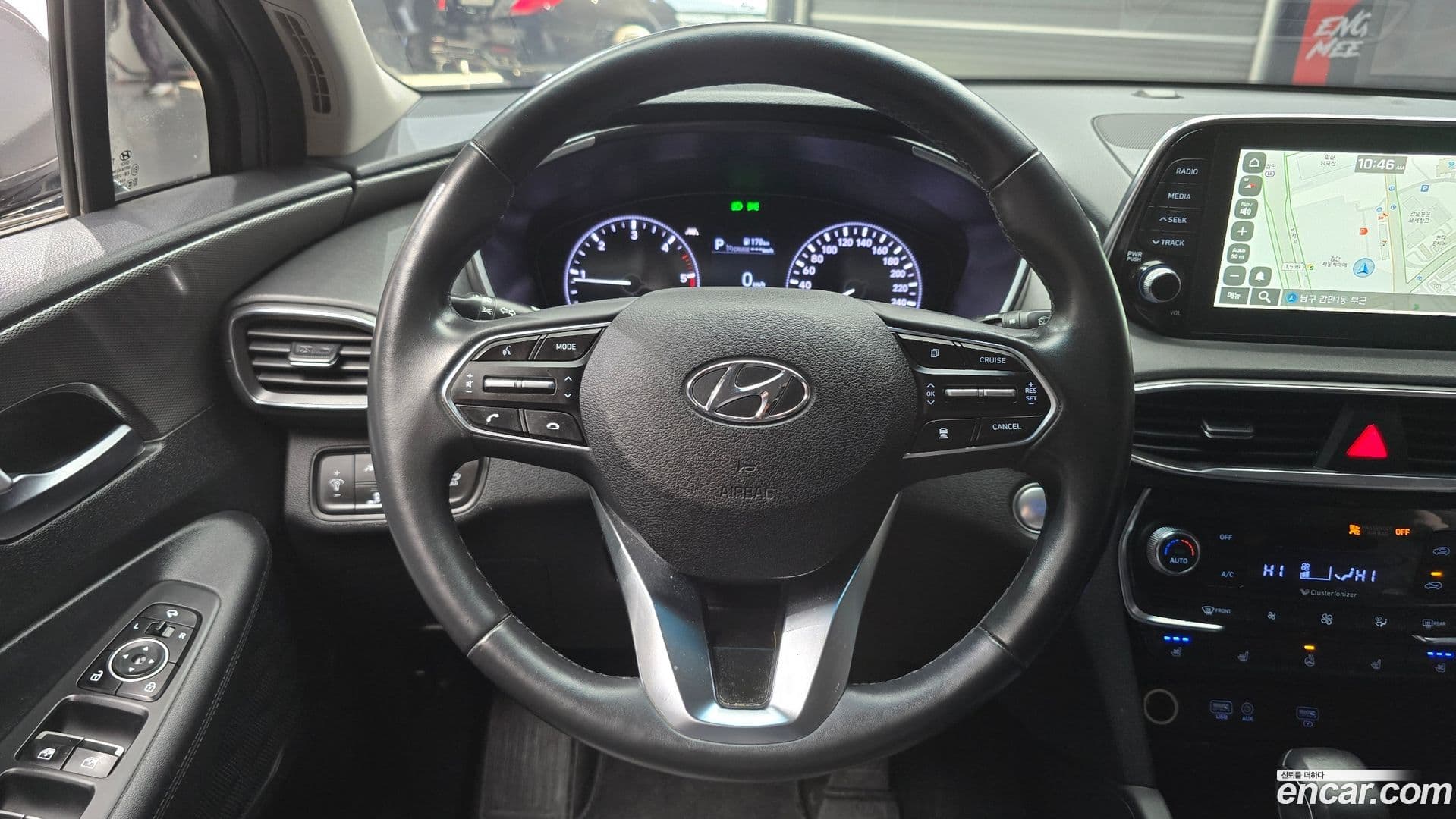 Main__Slider__Photo:Santafe Hyundai 2018.9-13