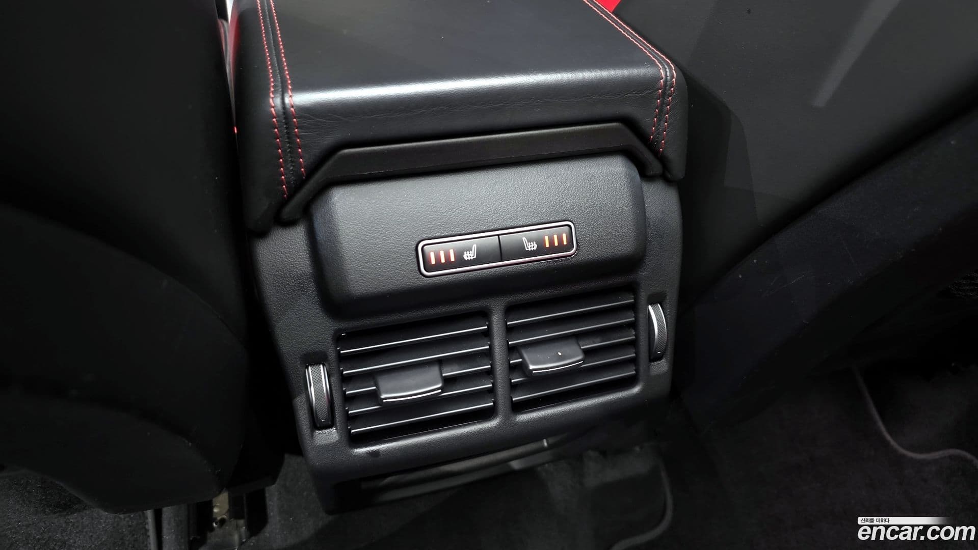 Main__Slider__Photo:Range Rover Evoque Land Rover 2017.8-16