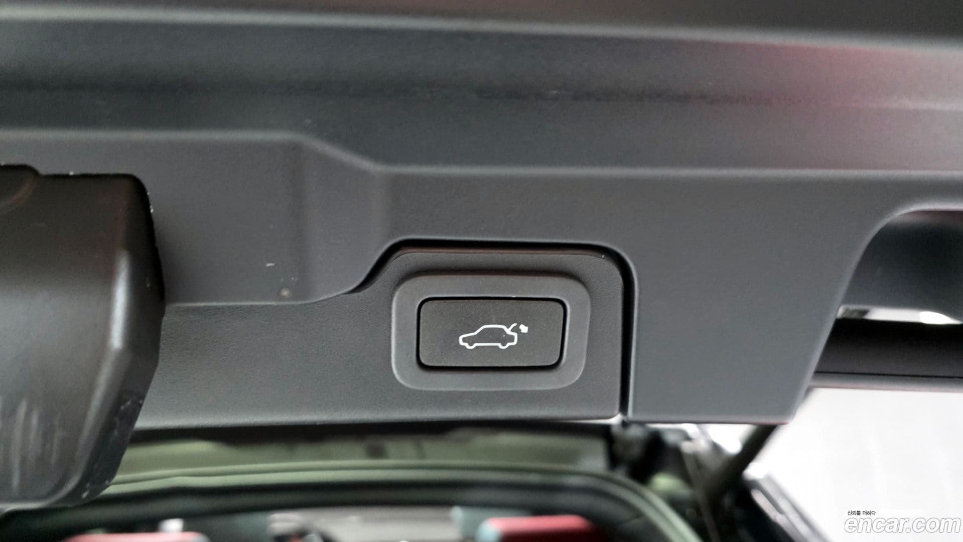 Main__Slider__Photo:Range Rover Evoque Land Rover 2017.8-19