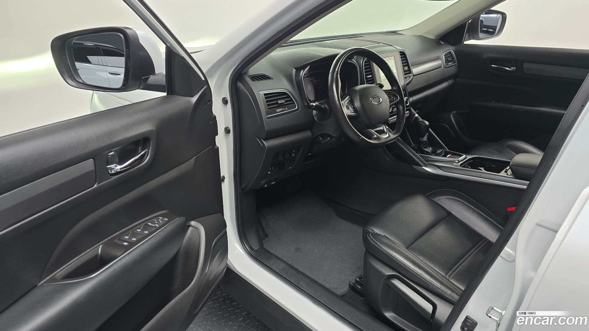 Main__Slider__Photo:QM6 Renault-KoreaSamsung 2022.6-10