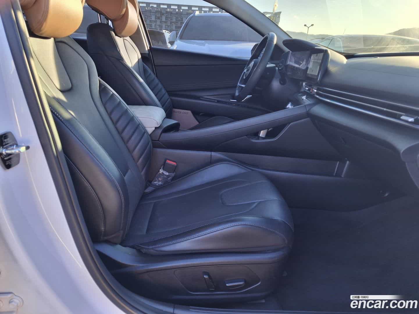 AVANTE Hyundai 2023.1-INNER-008