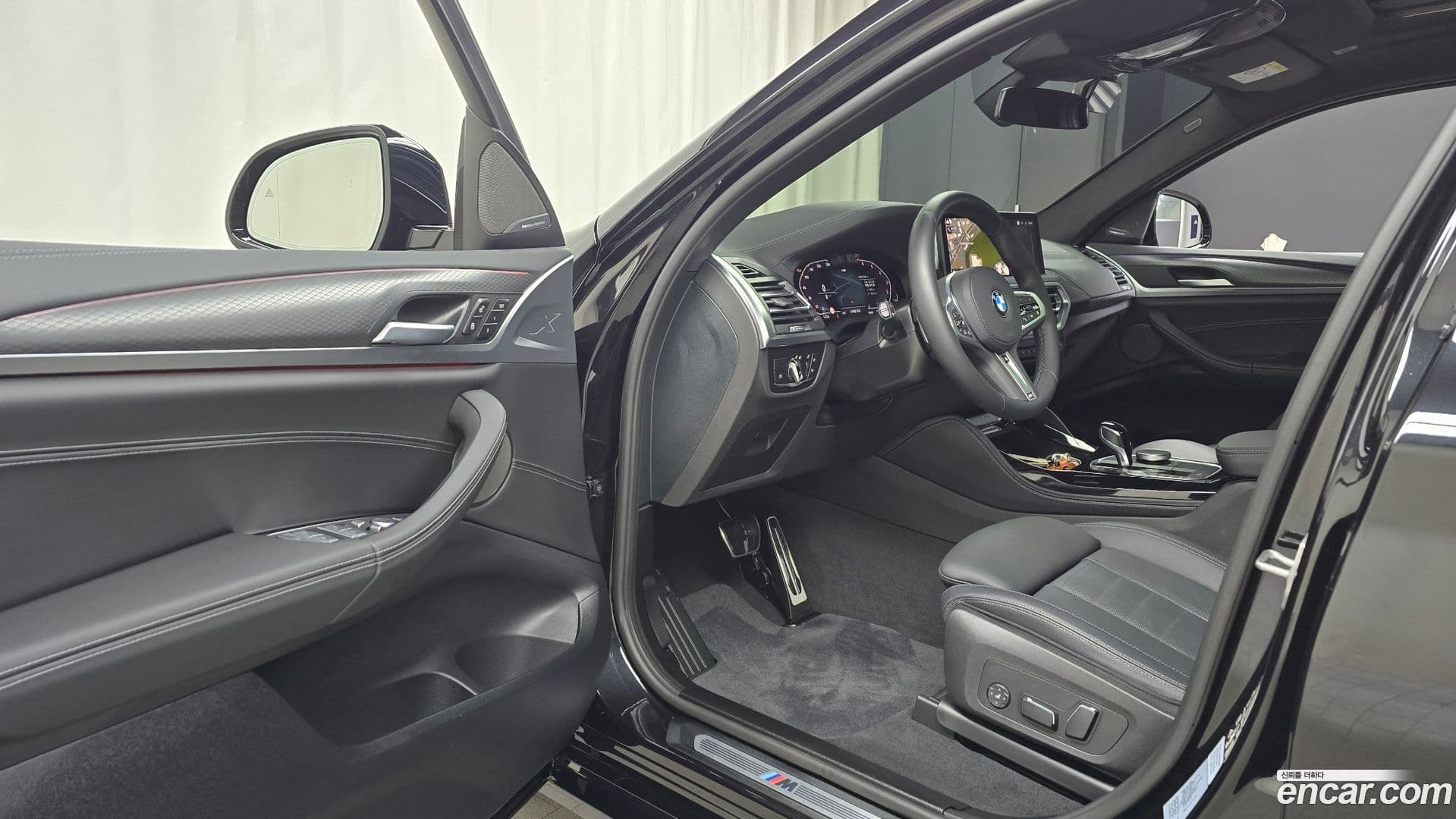 Main__Slider__Photo:X4 BMW 2025.2-9