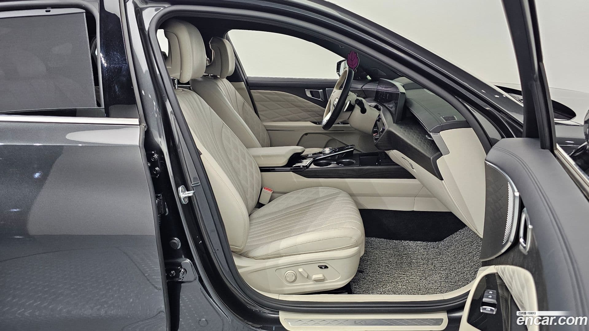 Main__Slider__Photo:K8 Kia 2021.11-9