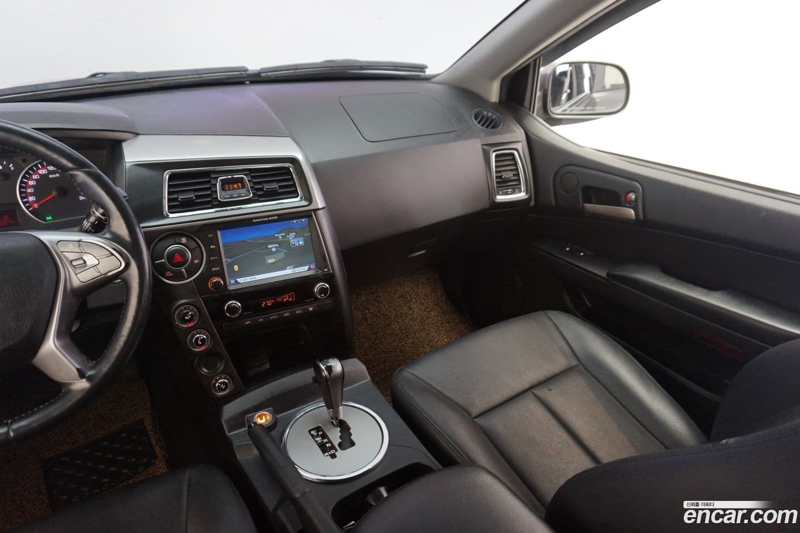 Main__Slider__Photo:KORANDO KG_Mobility_Ssangyong 2017.0-5