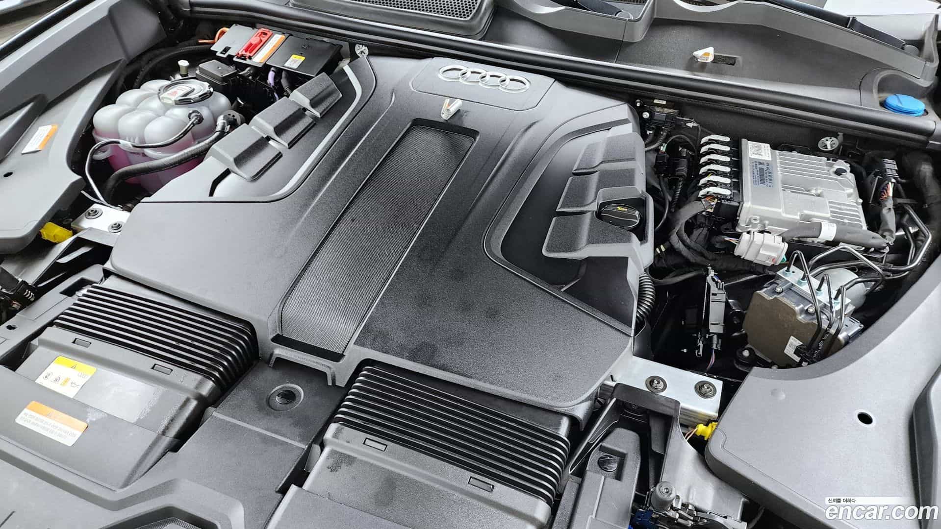 Q8 Audi 2022.0-INNER-006