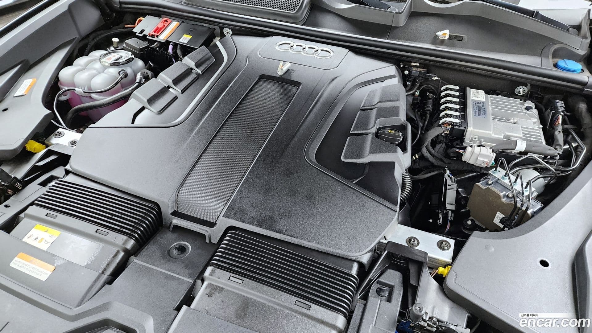 Main__Slider__Photo:Q8 Audi 2022.0-5