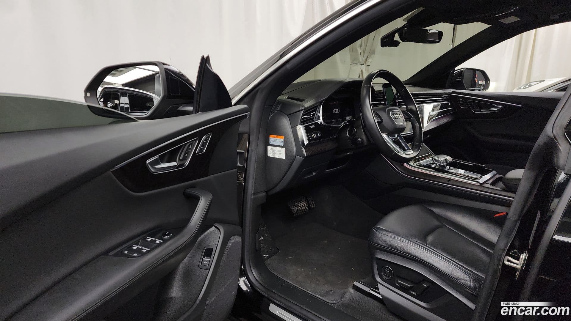 Main__Slider__Photo:Q8 Audi 2022.0-9