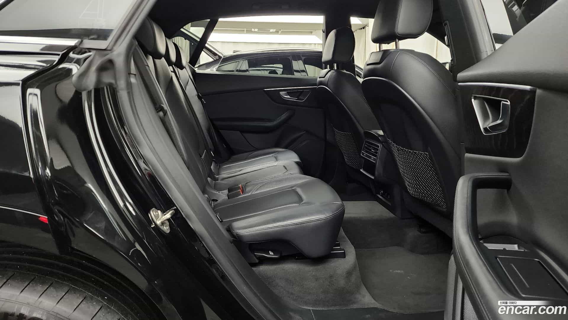 Q8 Audi 2022.0-OPTION-016