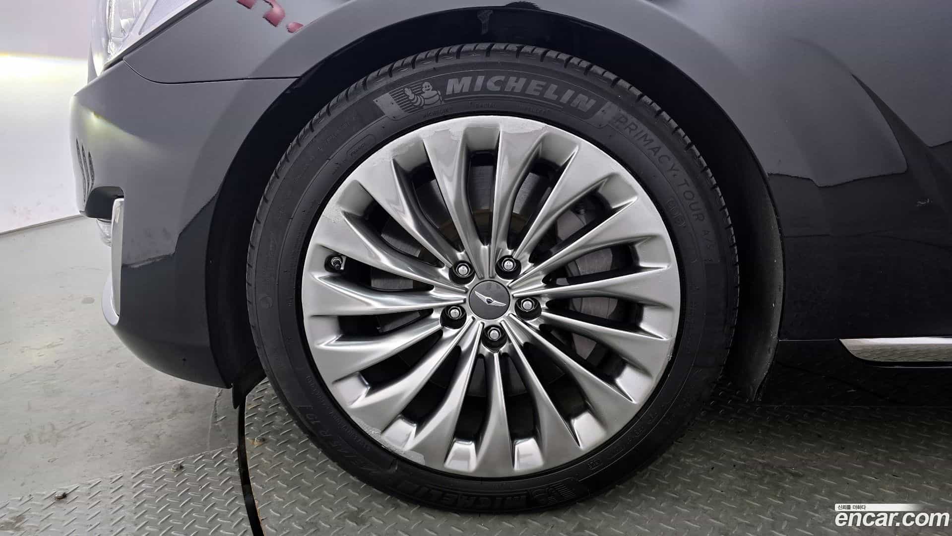 EQ900 Genesis 2016.1-OUTER-005