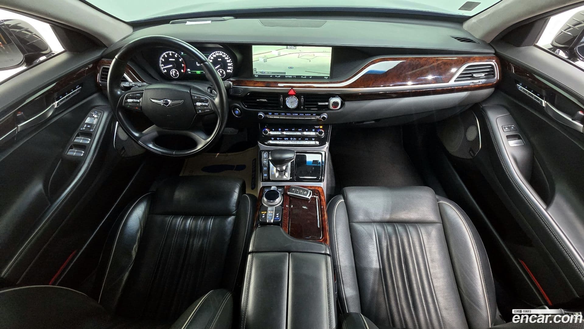 Main__Slider__Photo:EQ900 Genesis 2016.1-6