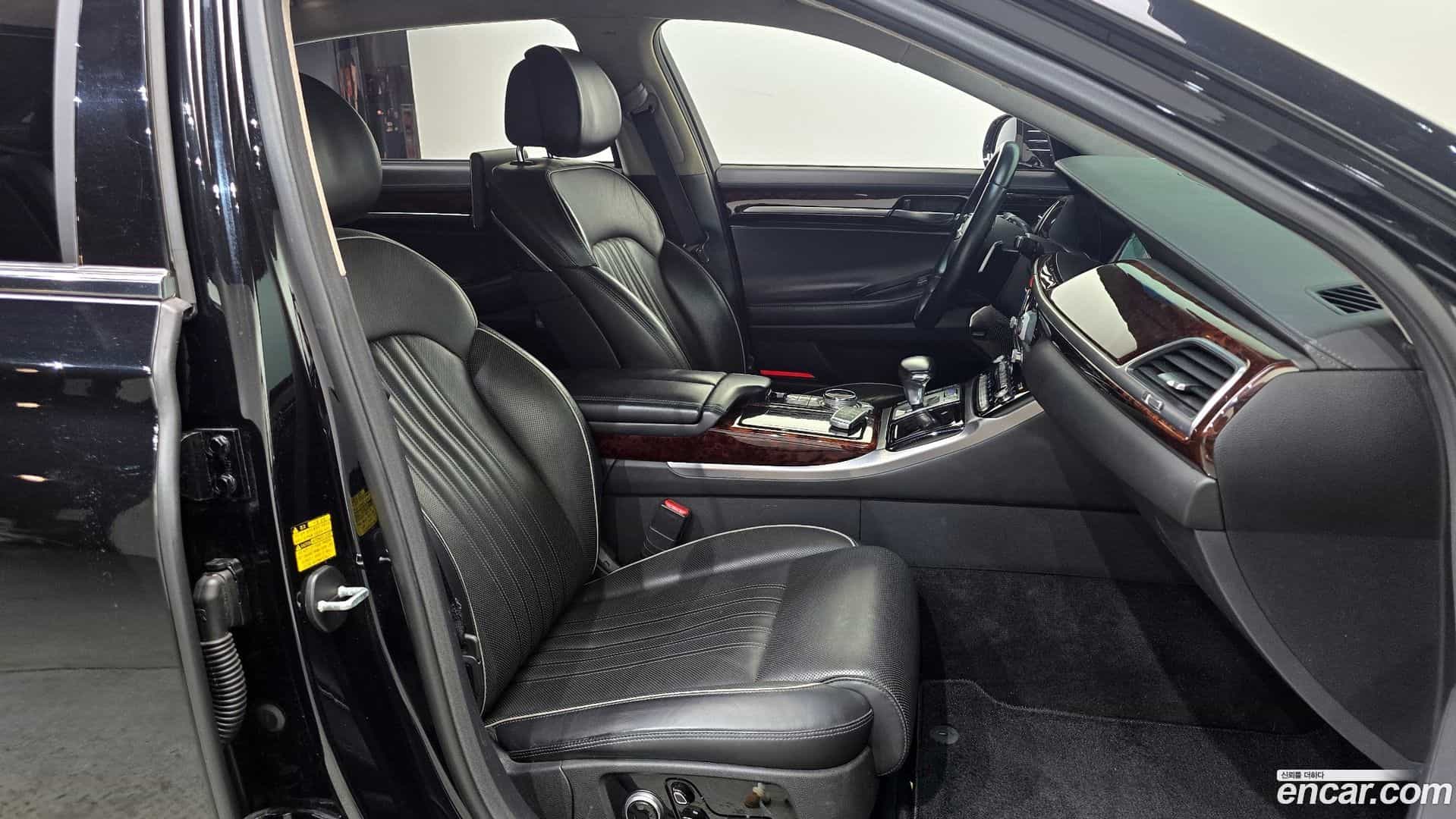 EQ900 Genesis 2016.1-INNER-010