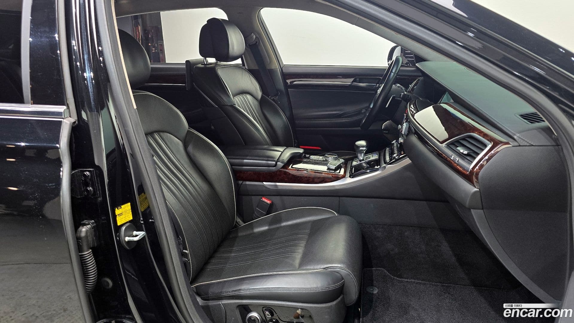 Main__Slider__Photo:EQ900 Genesis 2016.1-9