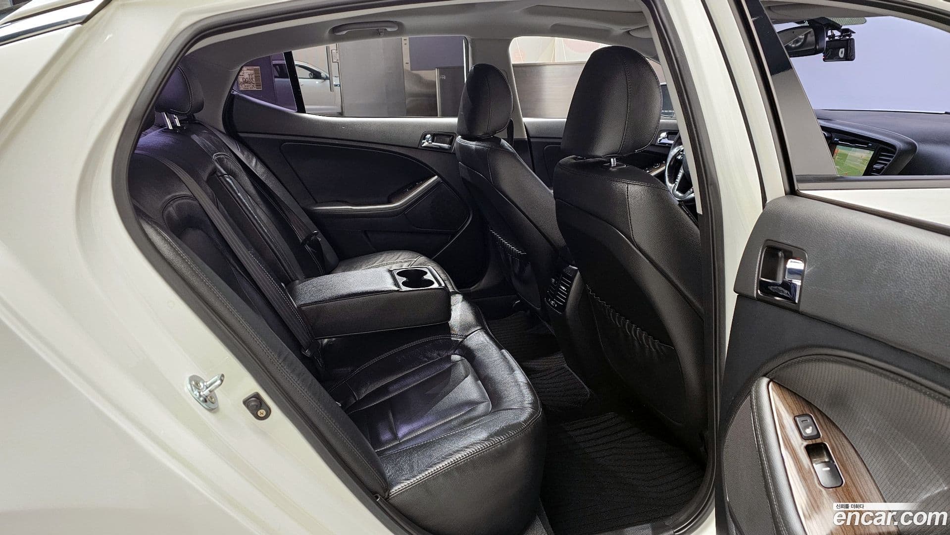 Main__Slider__Photo:K5 Kia 2012.10-11