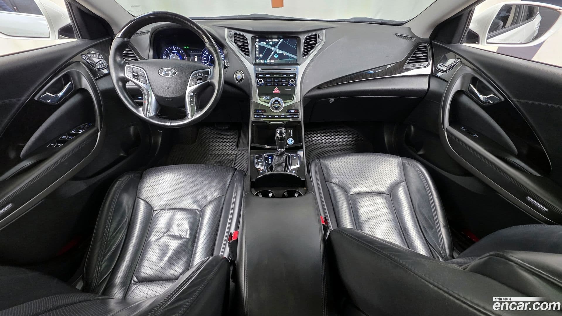 Main__Slider__Photo:Grandeur Hyundai 2015.11-6